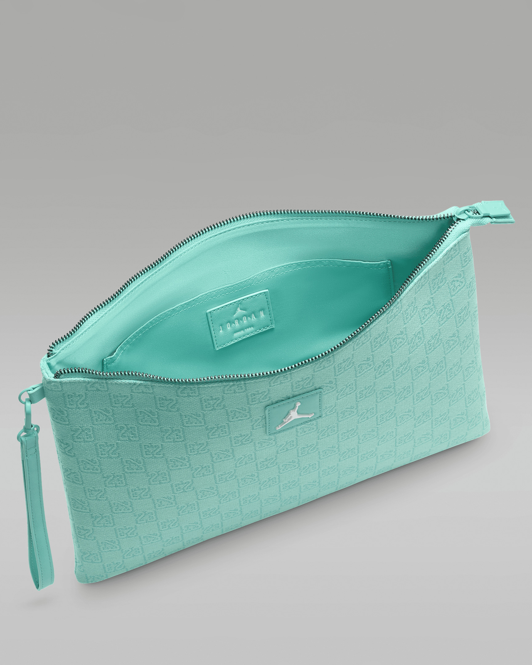 Jordan Monogram Pouch (0.98L) - 4