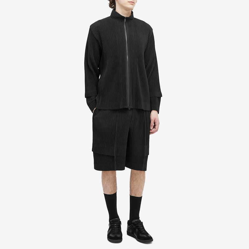 ISSEY MIYAKE Homme Plissé Issey Miyake Pleated Cargo Shorts outlook