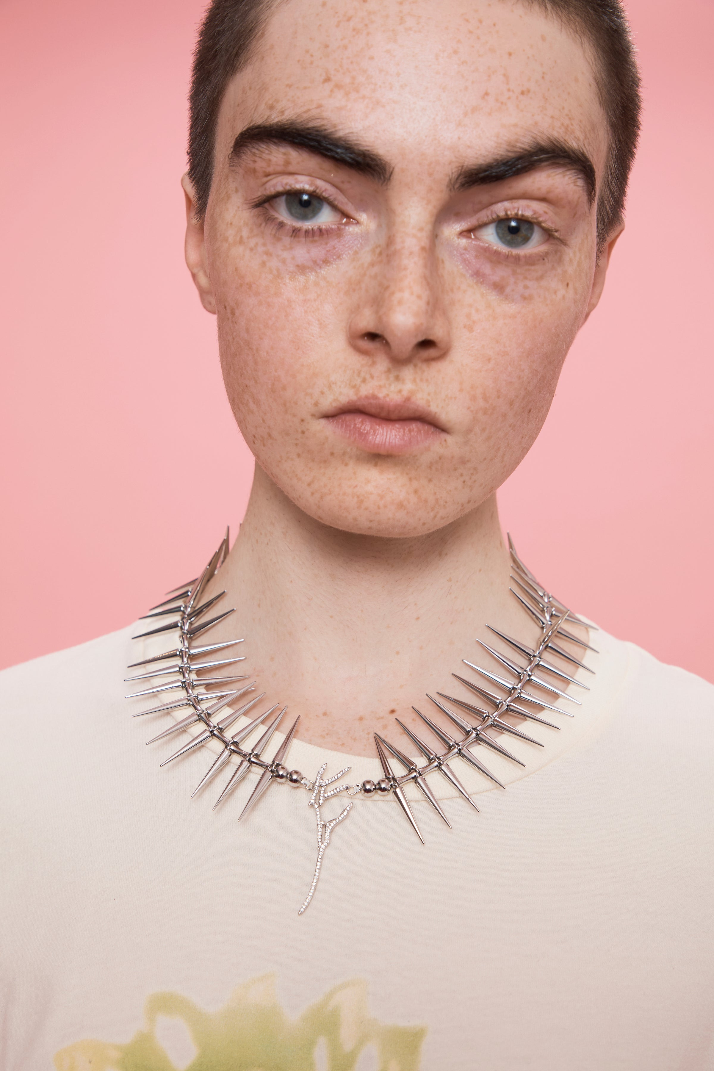 SPIKY WING NECKLACE - 2