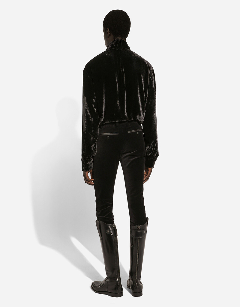 Loose velvet turtleneck with shirt cuffs 3