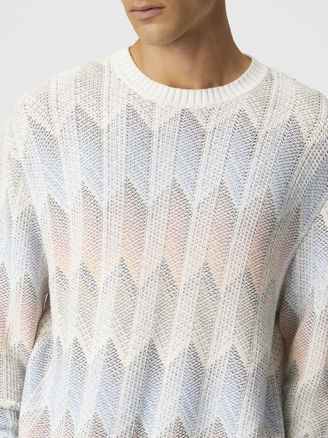 Crewneck sweater in gradient cotton chevron blend with contrasting piping - 5