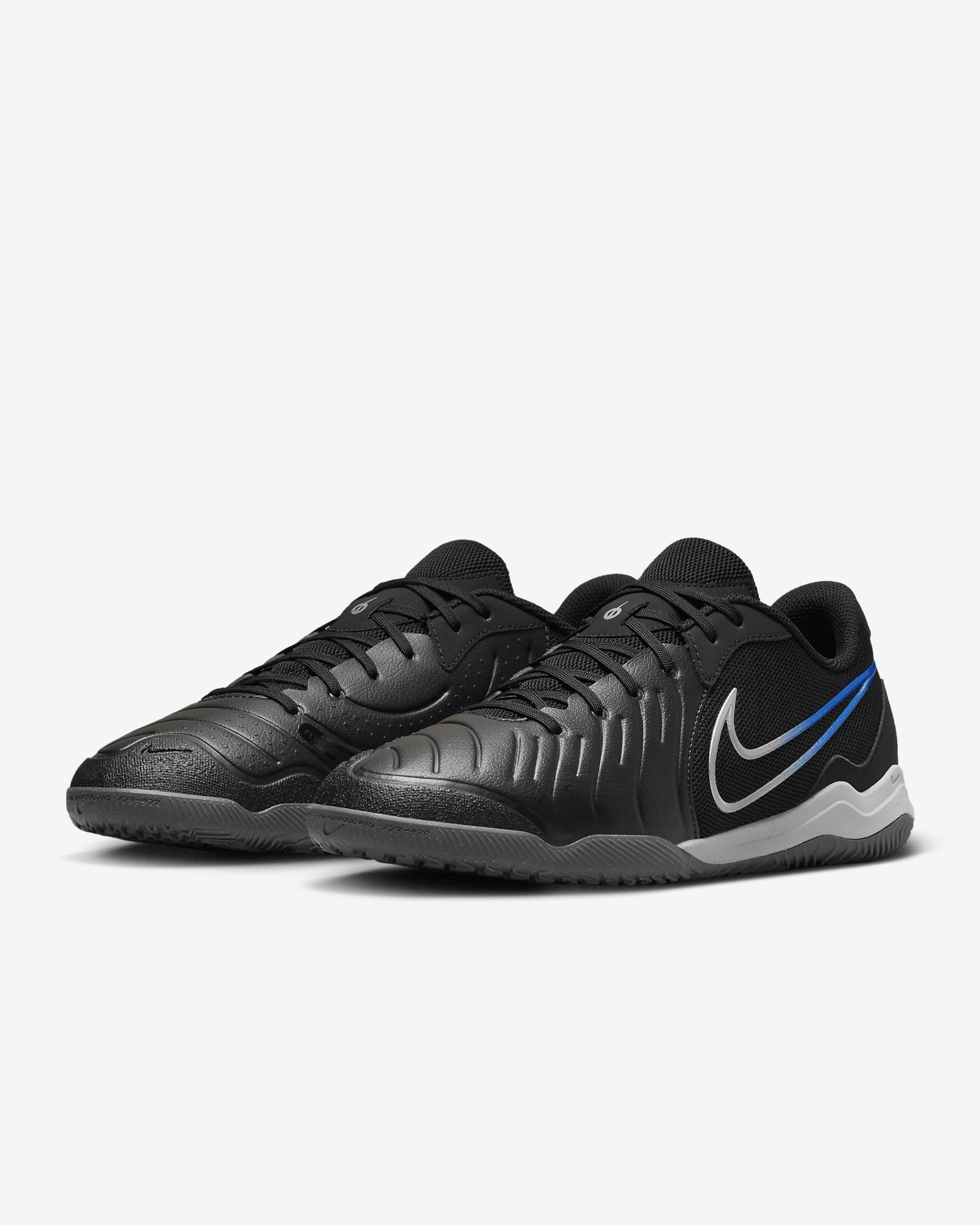 Nike Men's Tiempo Legend 10 Academy Indoor/Court Low-Top Soccer Shoes - 5