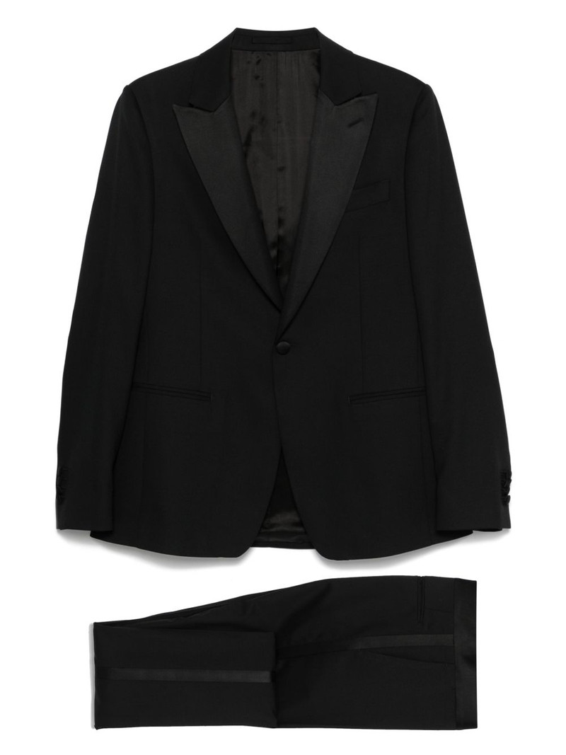 single-breasted suit 1
