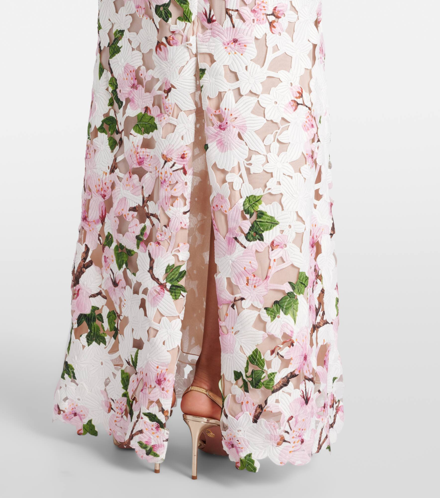 Floral guipure lace gown - 5