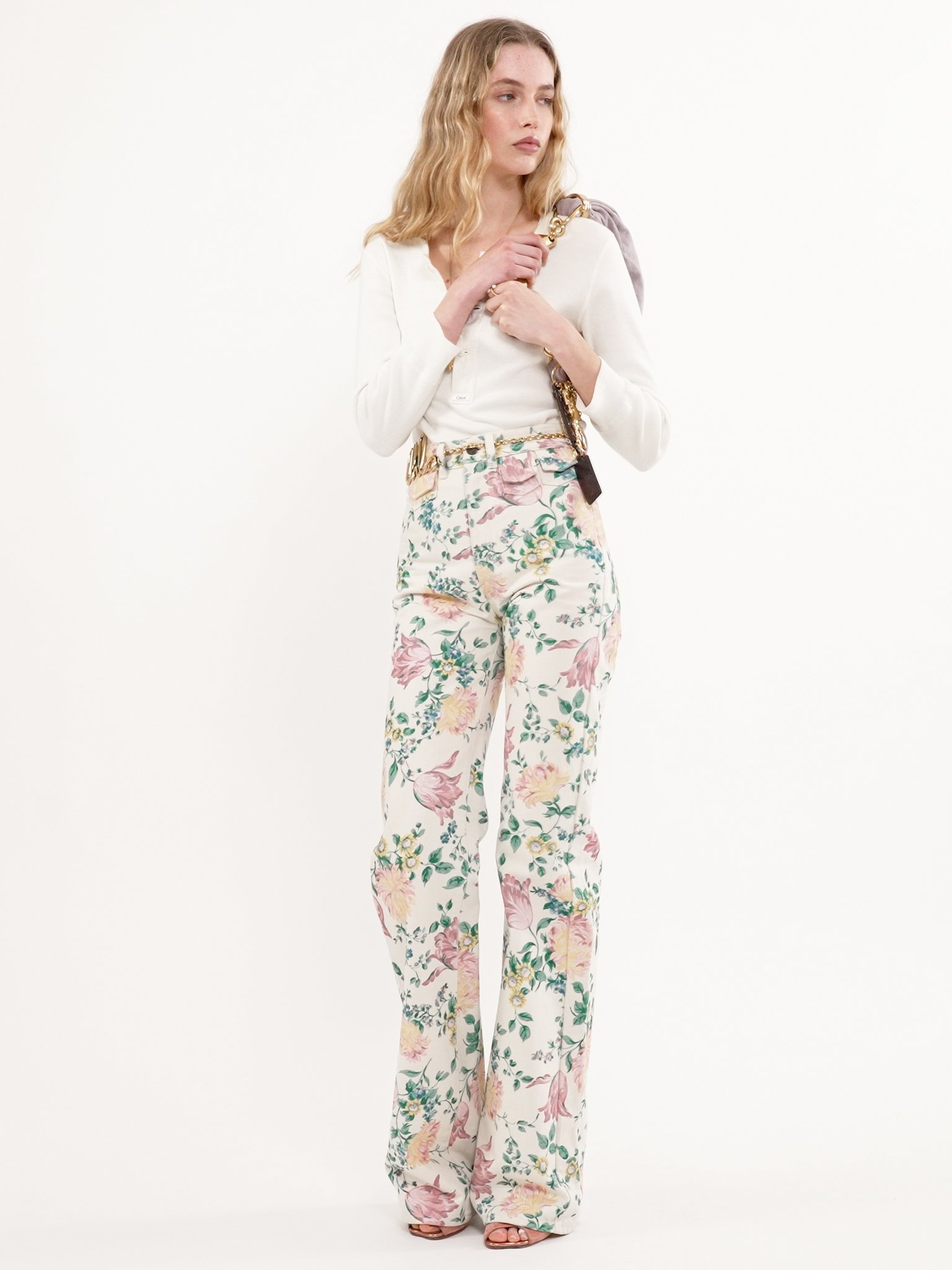 HIGH-RISE FLARE JEANS IN DENIM - 5