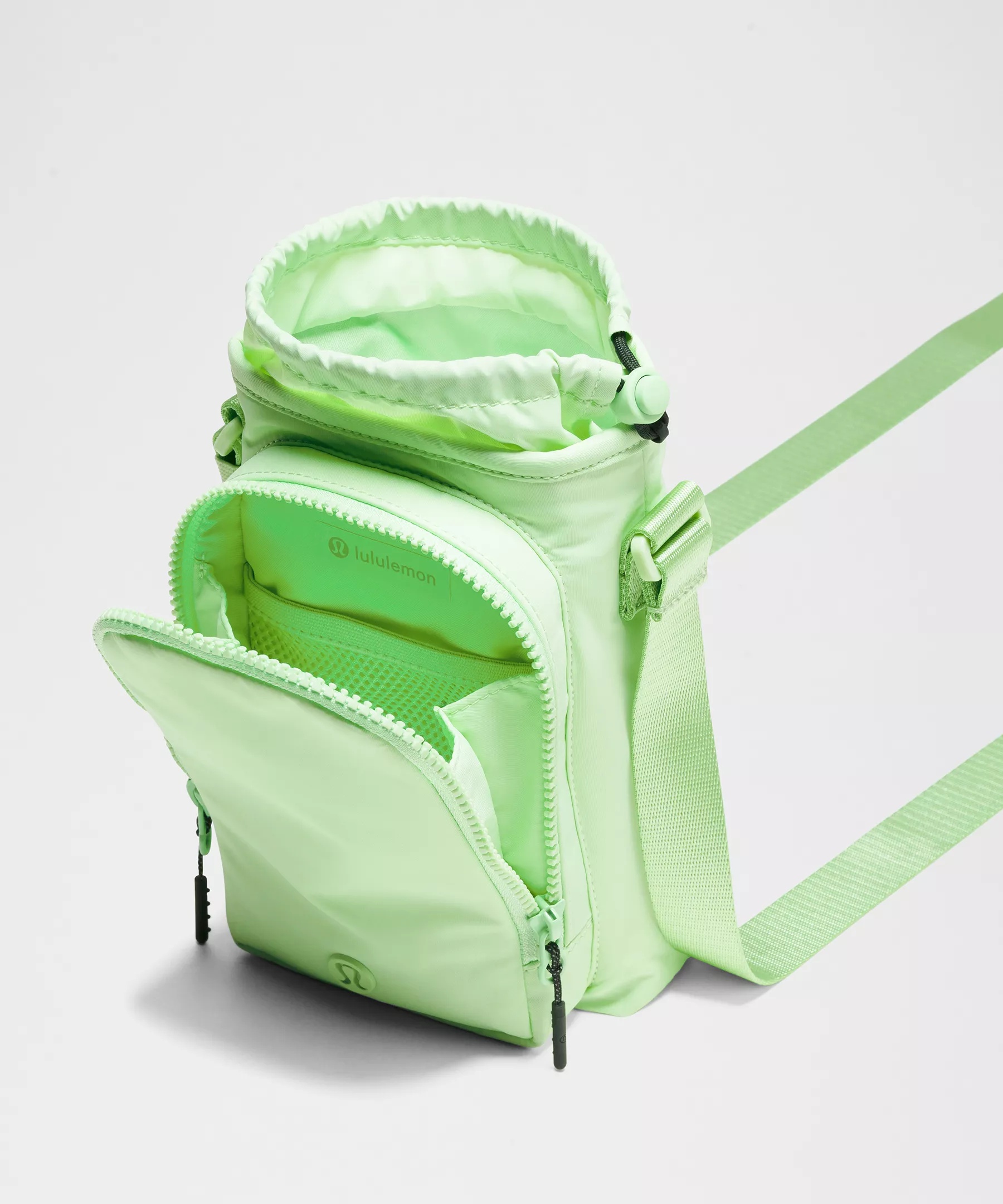 Water Bottle Crossbody with Front Pocket 2L - 4