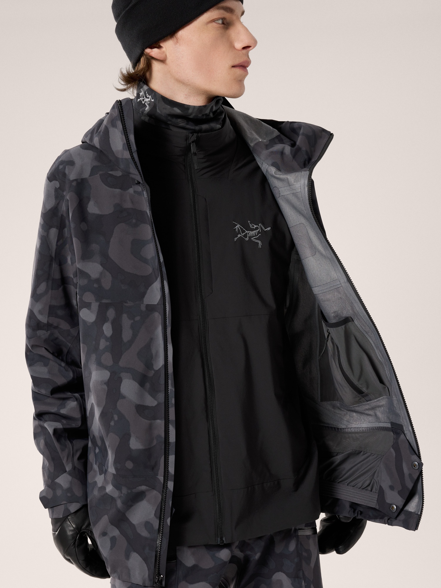 ARC'TERYX セイバージャケット　プリント ARC'TERYX セイバージャケットプリント