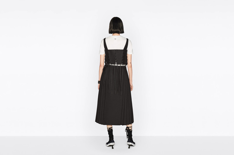 'Femininity, the trap' T-Shirt 7