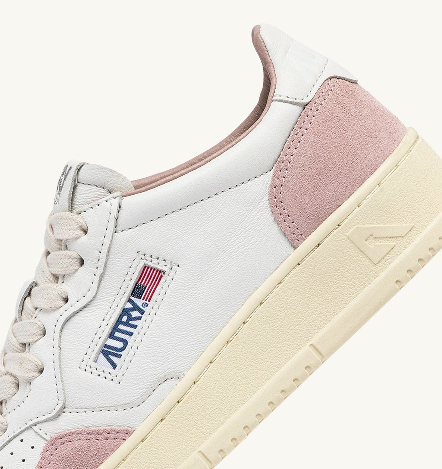 MEDALIST LOW SNEAKERS IN WHITE AND POWDER LEATHER SUEDE - 6