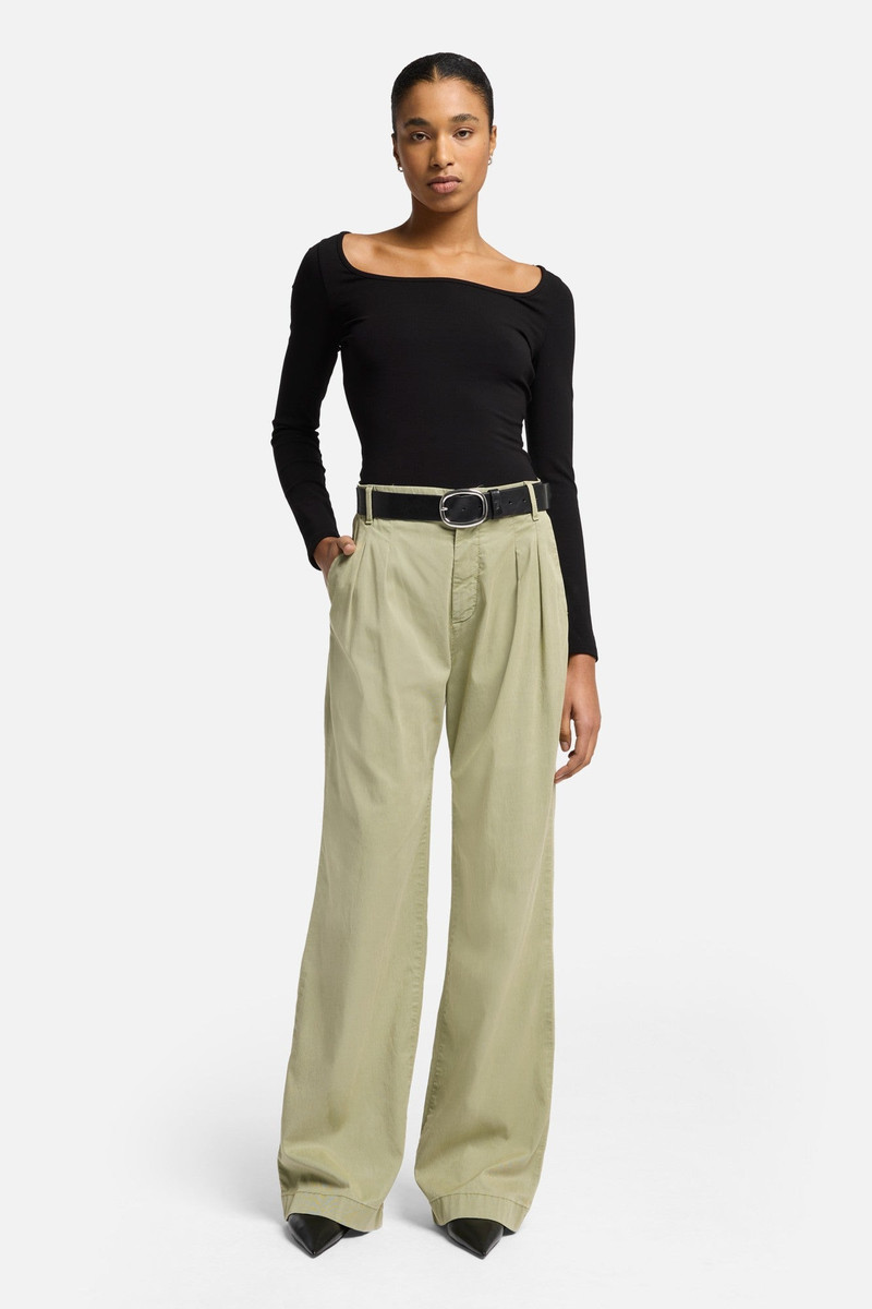 7 For All Mankind Pleated Chino in Palm outlook