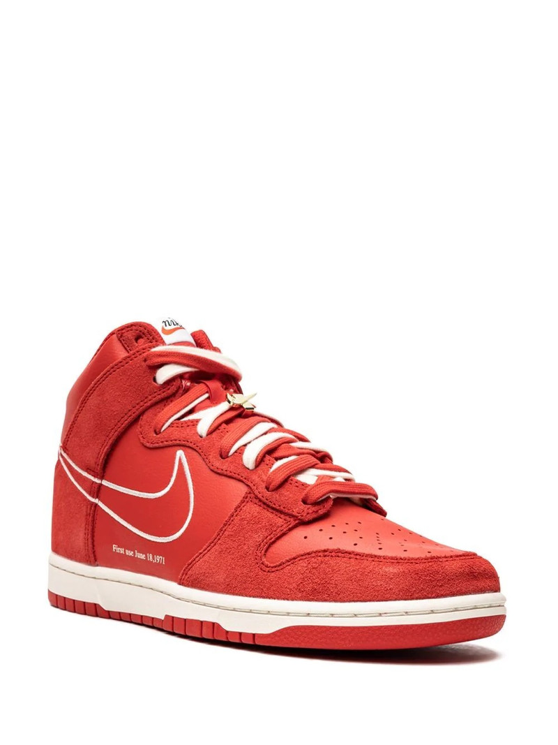 Nike Dunk Hi SE "First Use" sneakers outlook