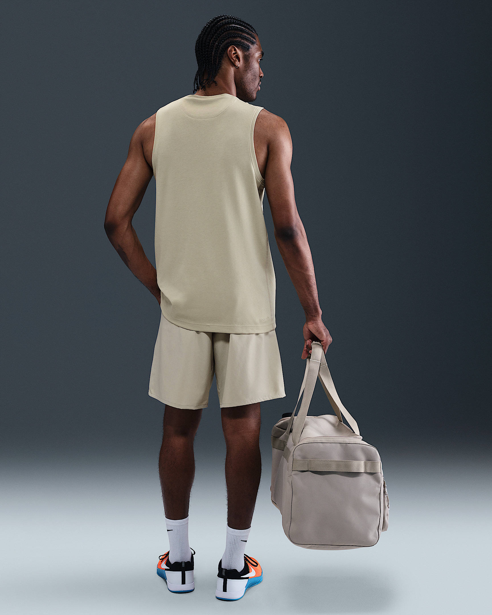 Nike Primary Men's Dri-FIT Versatile Tank - 5