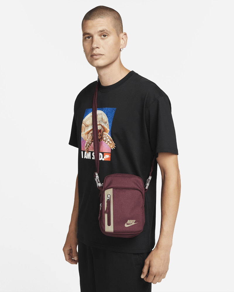 Nike Elemental Premium Crossbody Bag (4L) 1