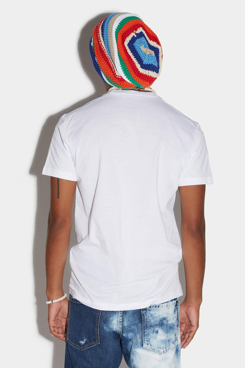 DSQUARED2 D2 MAPLE LEAF COOL T-SHIRT outlook