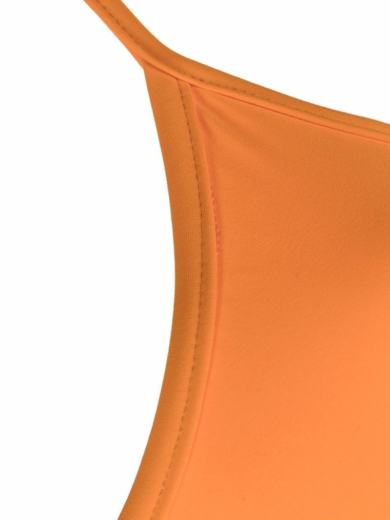 scoop-neck backless swimsuit 3