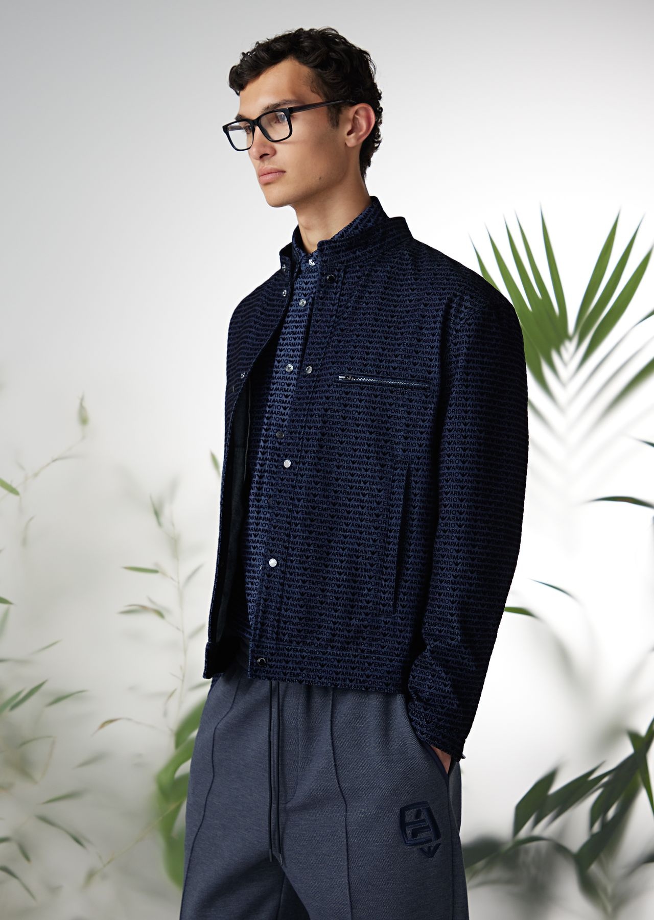 Comfortable chambray shirt with all-over flock logo lettering - 6