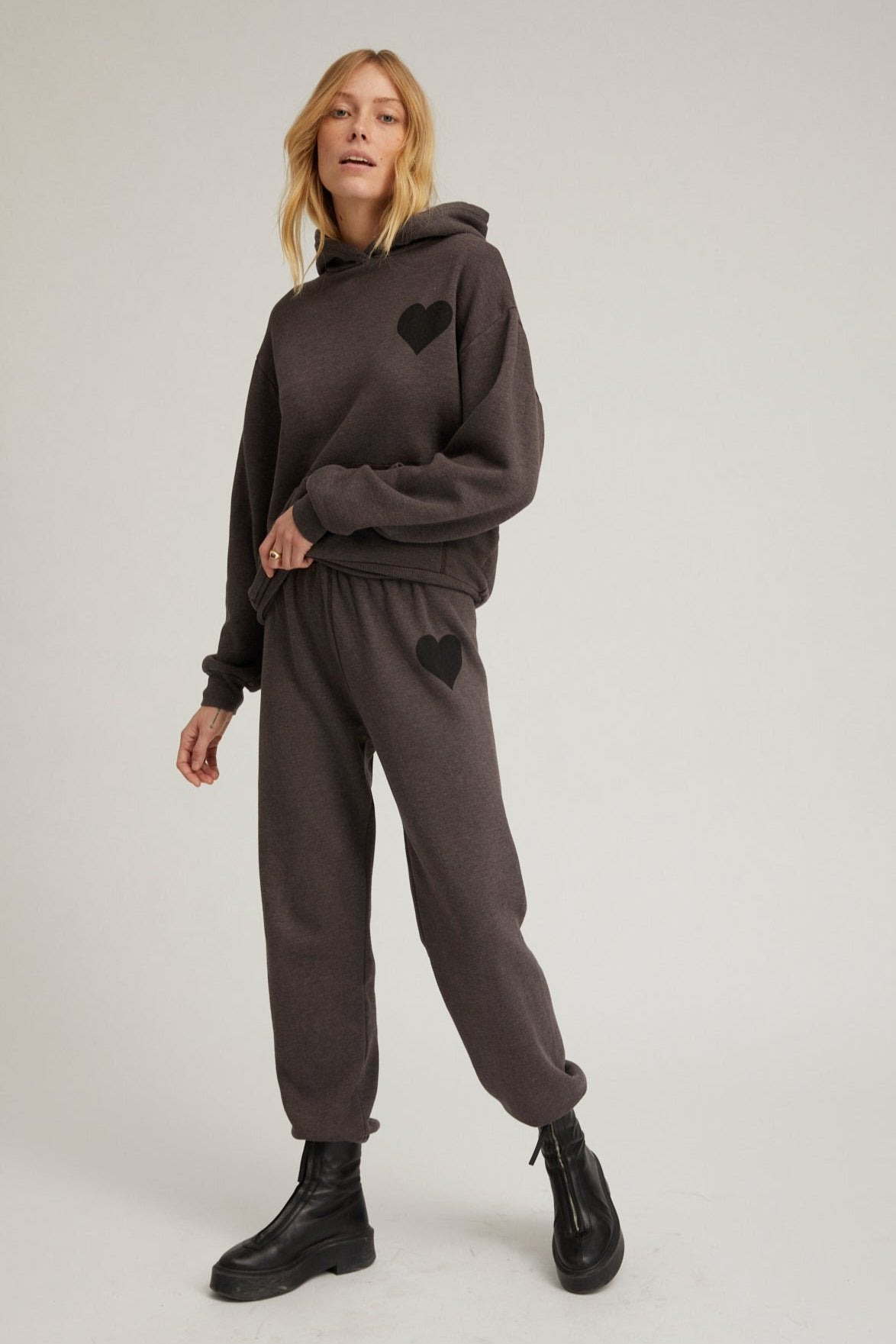 CHARCOAL HEART SWEATPANTS - 5