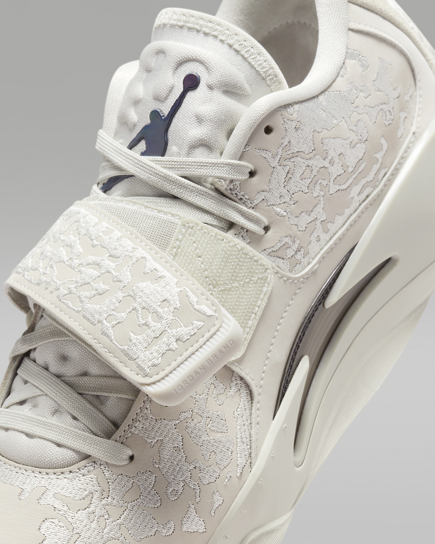 【NIKE】Zion 3 M.U.D. \"Light Bone\" SE Basketball Shoes Jordan Zion 3 M.U.D. SE Light Bone for Sale | Authenticity