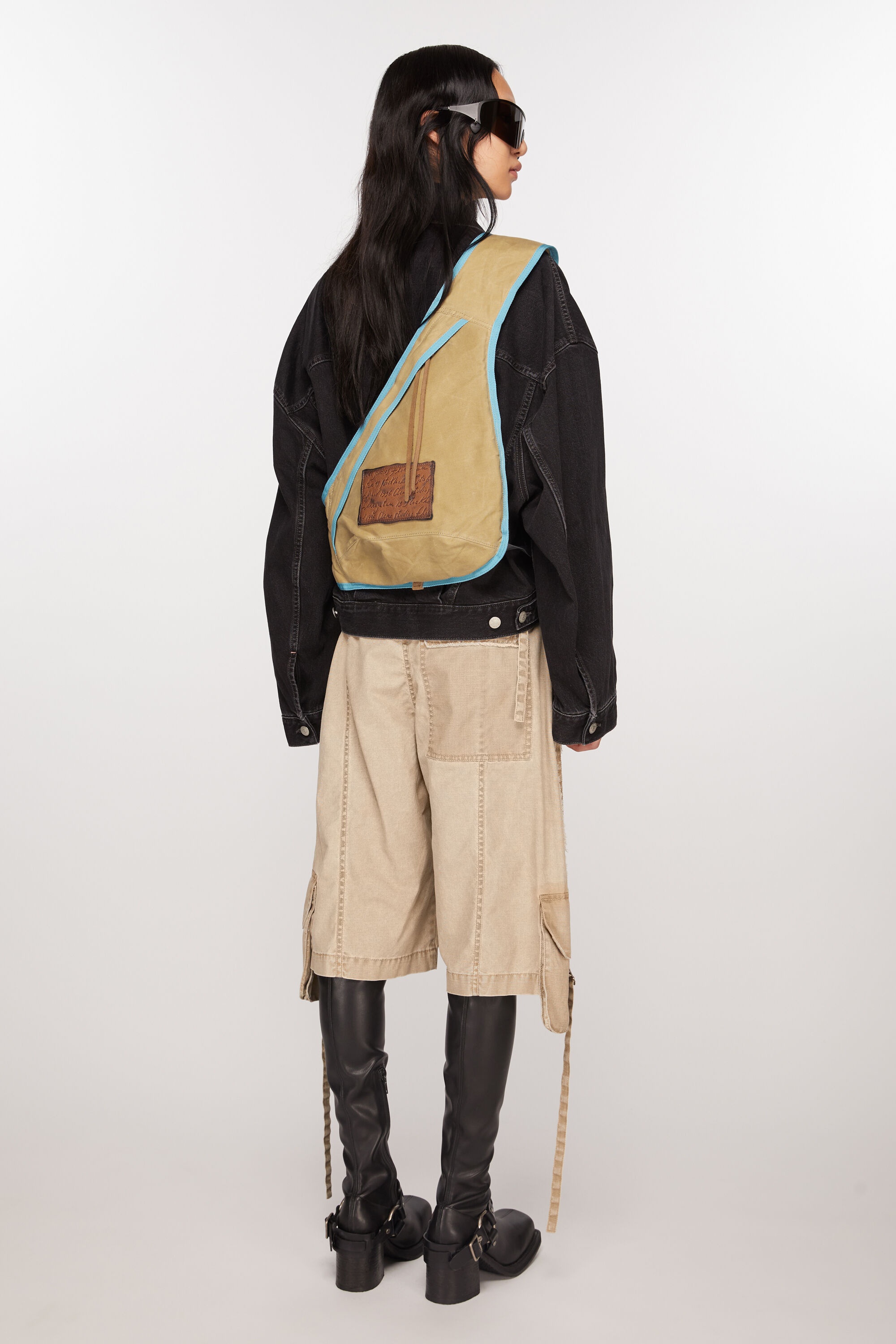 Sling backpack - Beige/blue - 2