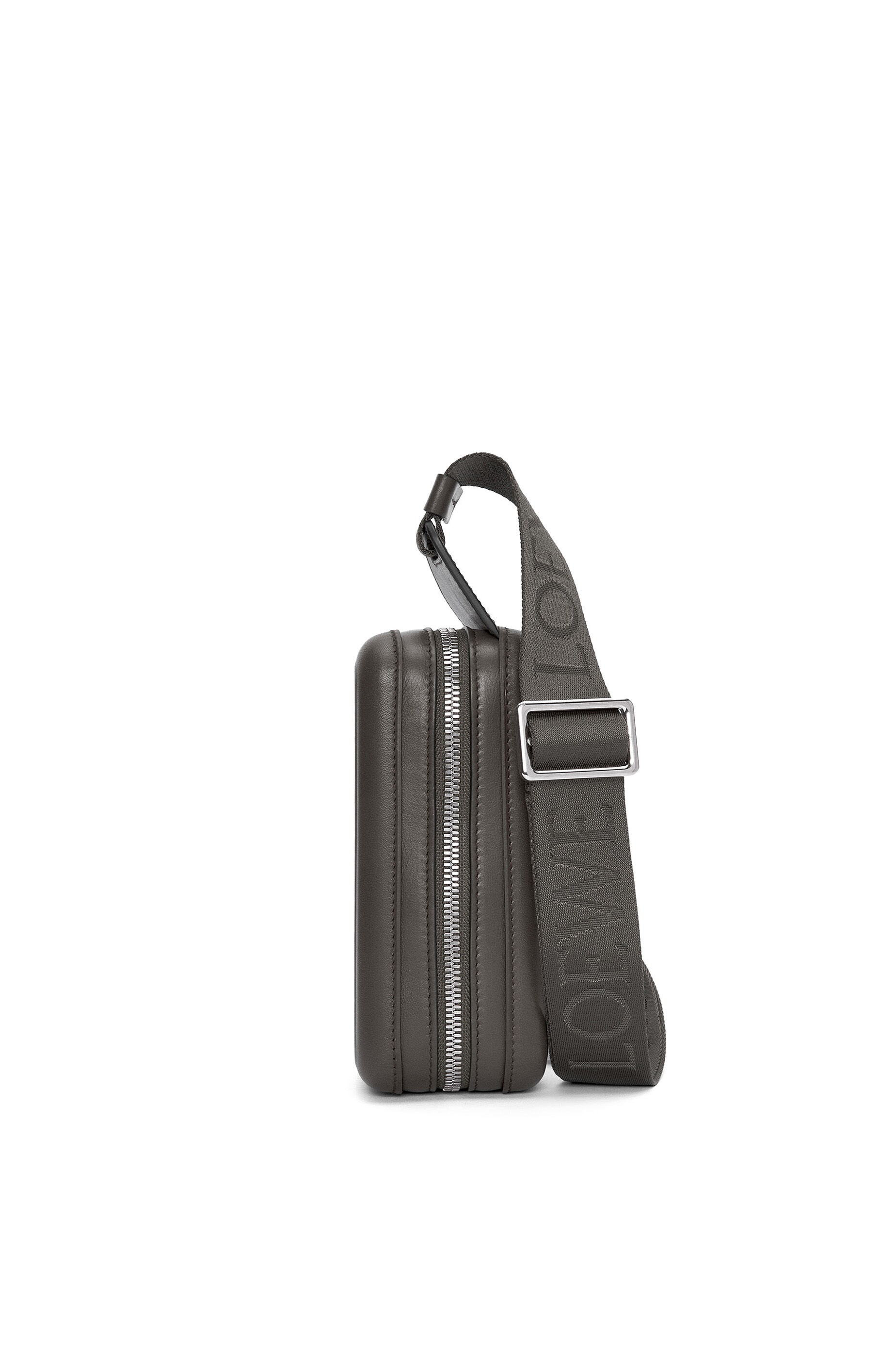 Loewe Molded Sling in smooth calfskin | REVERSIBLE
