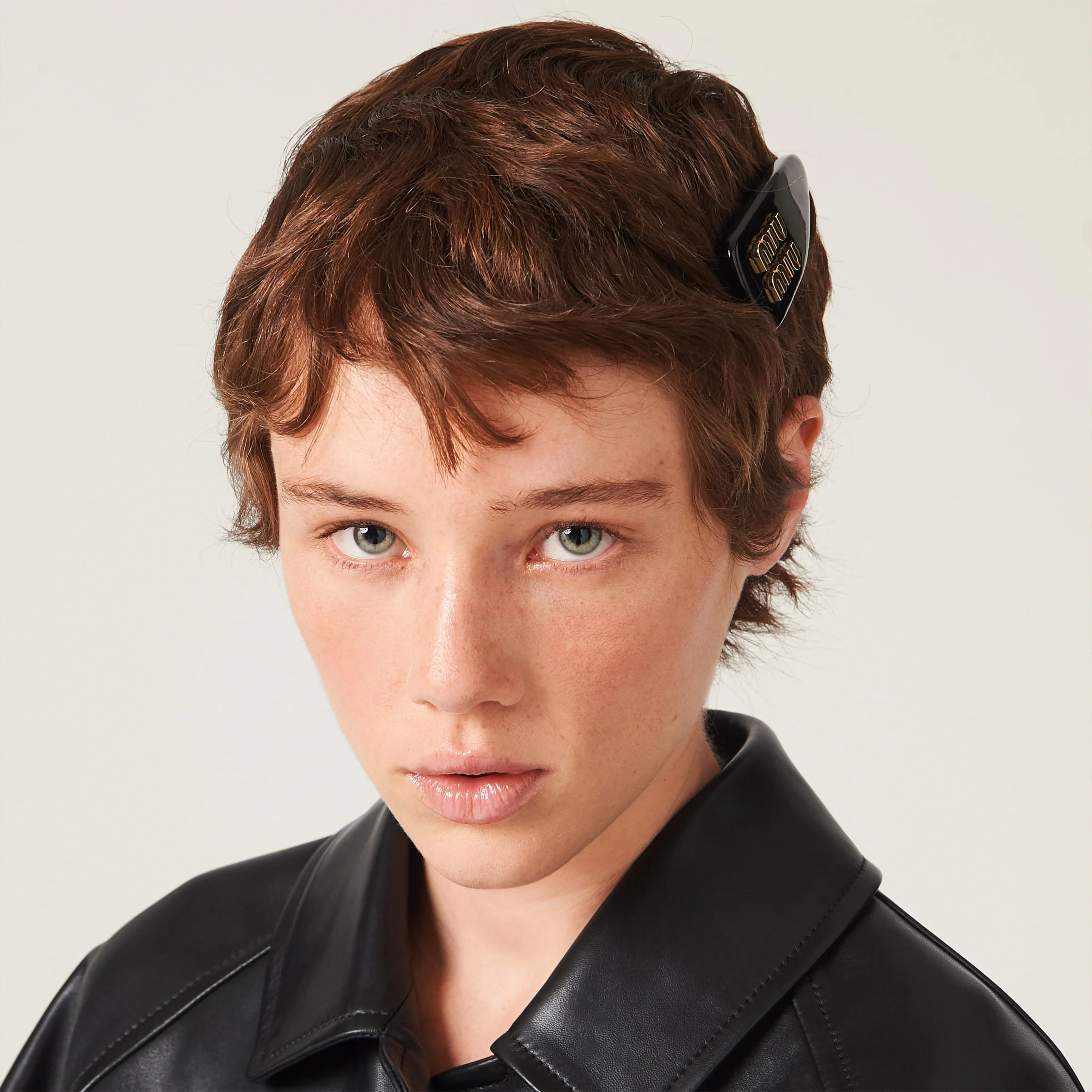 Miu Miu Patent leather hair clip | REVERSIBLE