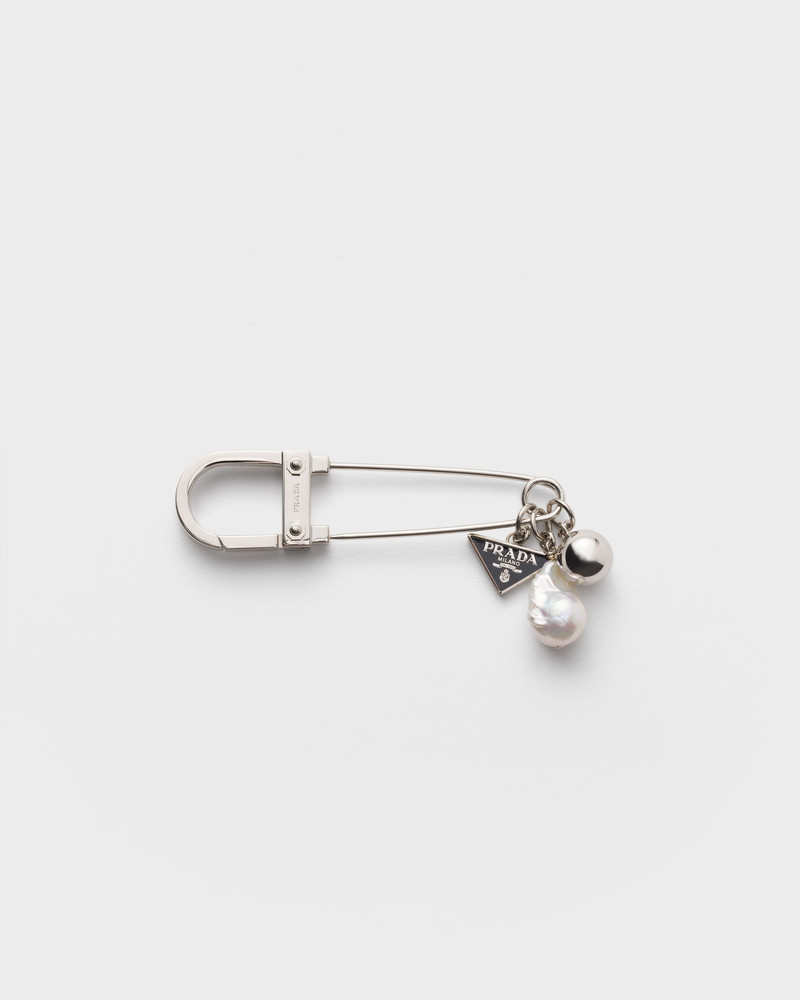 Metal and pearl brooch 1