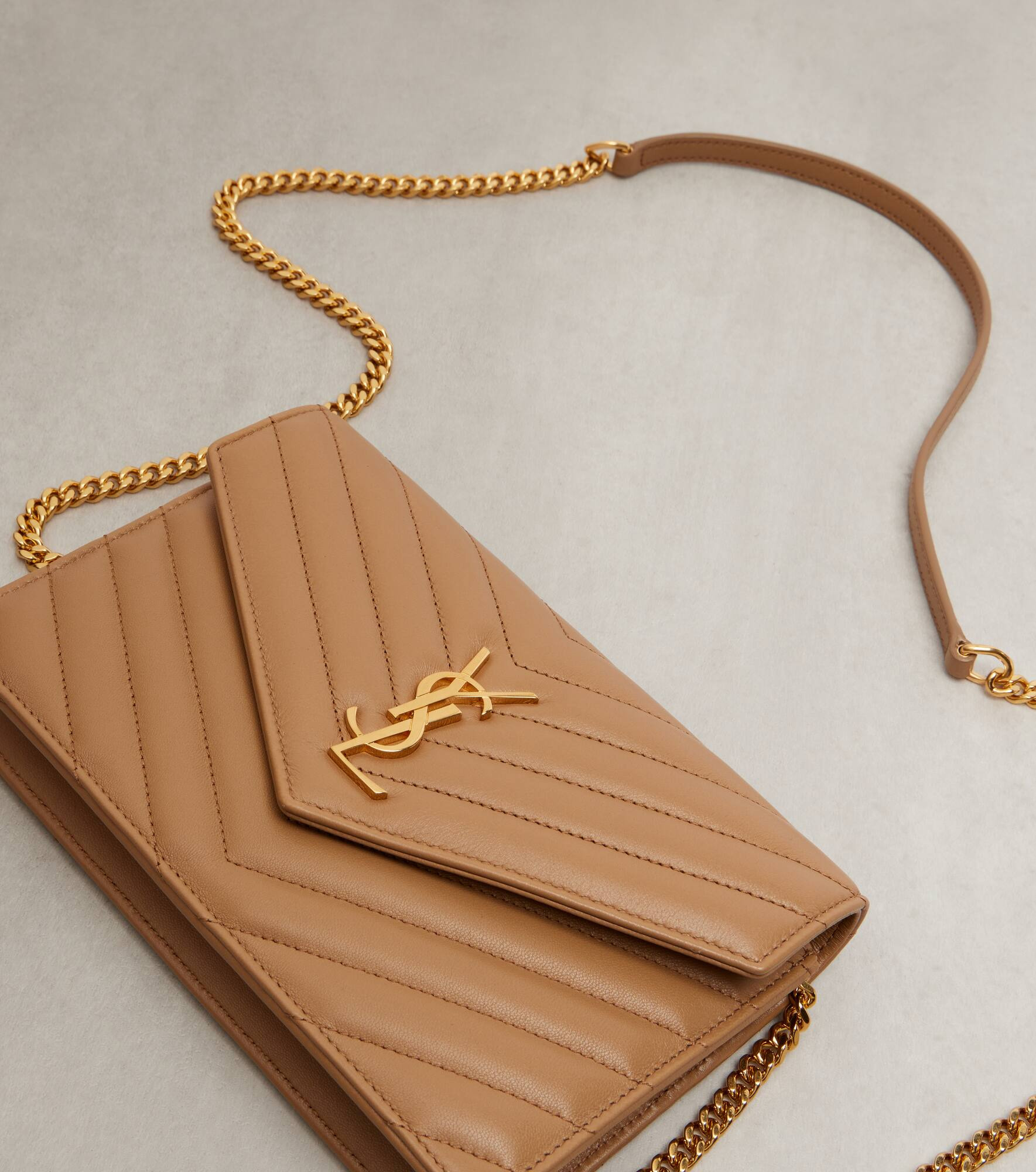 Cassandre Envelope matelassé leather wallet on chain - 6
