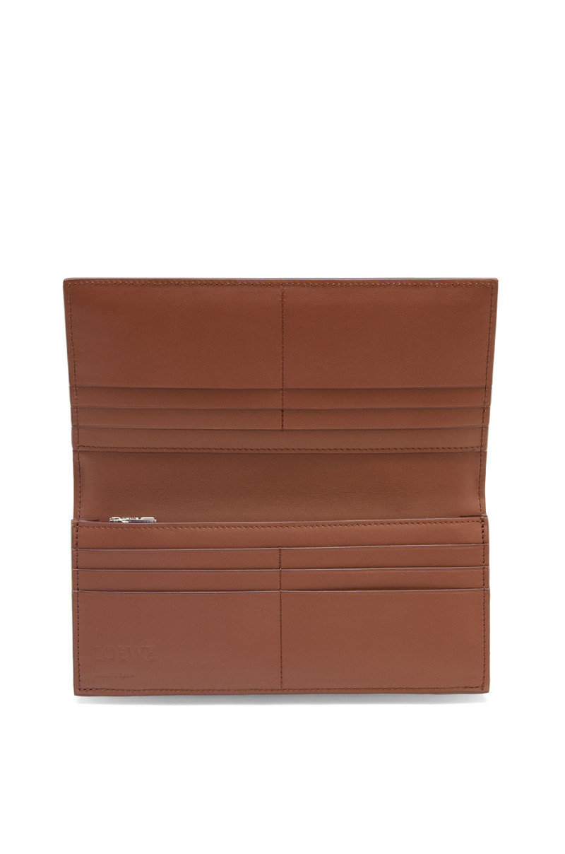 Loewe Puzzle long horizontal wallet in classic calfskin outlook