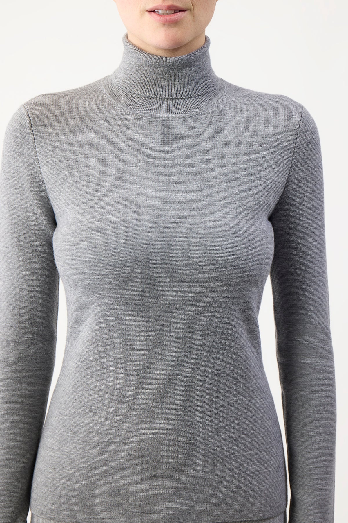 May Turtleneck in Heather Grey Cashmere Wool - 5