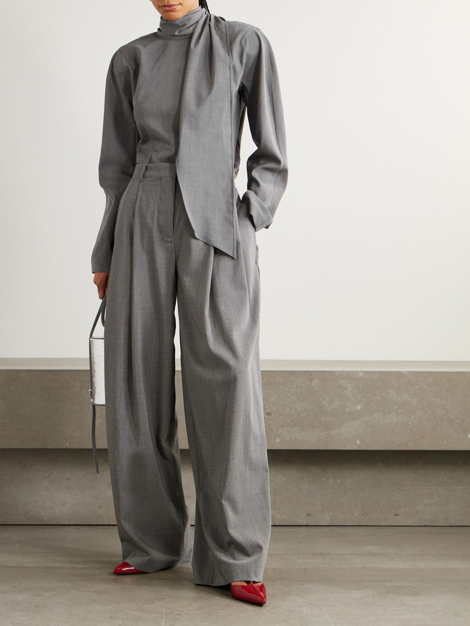 La Blouse Chale open-back tie-detailed wool-blend crepe blouse Gray - 2