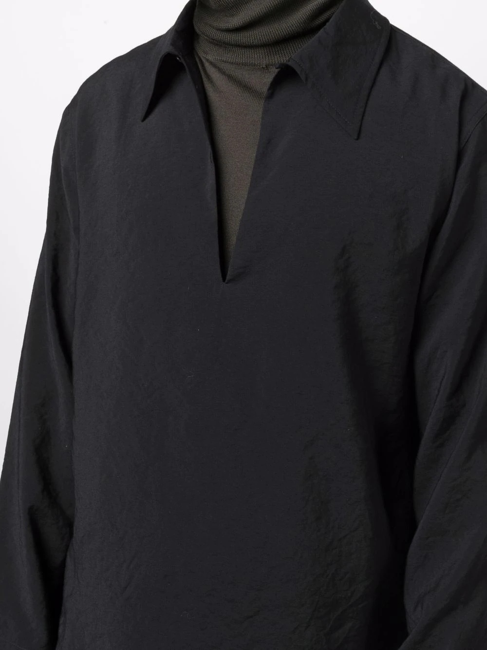 low V-neck long-sleeved shirt - 5