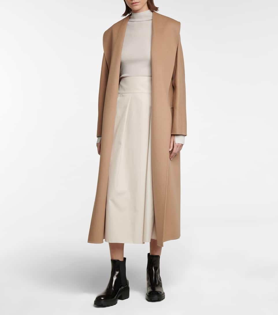 Patent leather Chelsea boots - 2