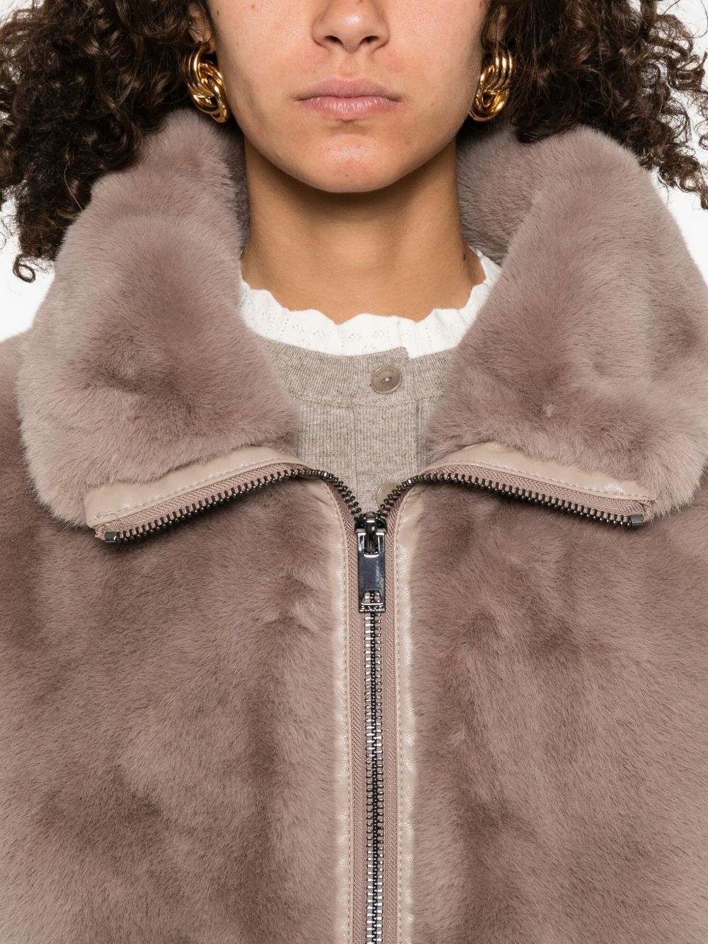 faux-fur zip-front vest - 5