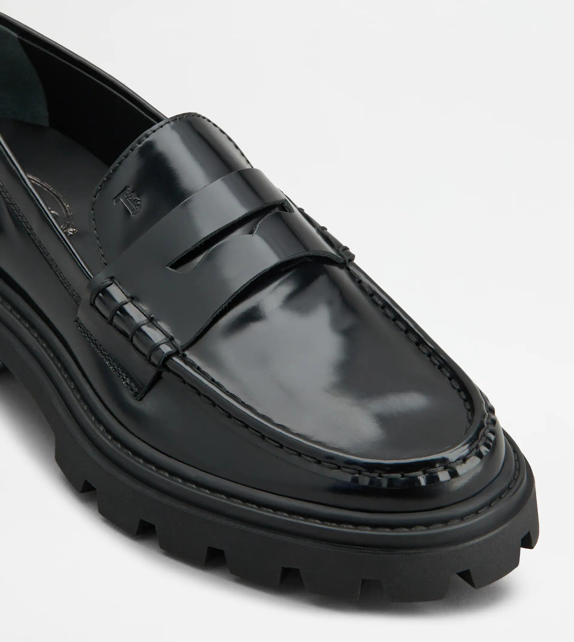 Tod's TOD'S LOAFERS IN LEATHER - BLACK | REVERSIBLE