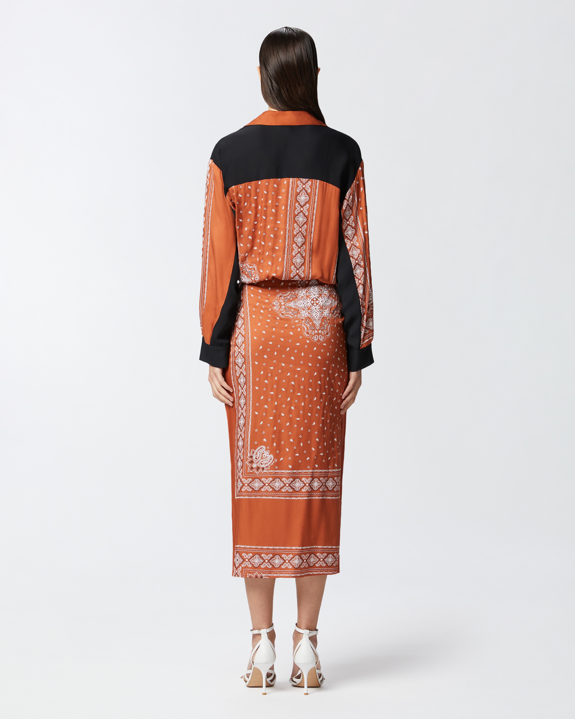 LONG CRISSCROSS DRESS WITH BANDANA PRINT - 4
