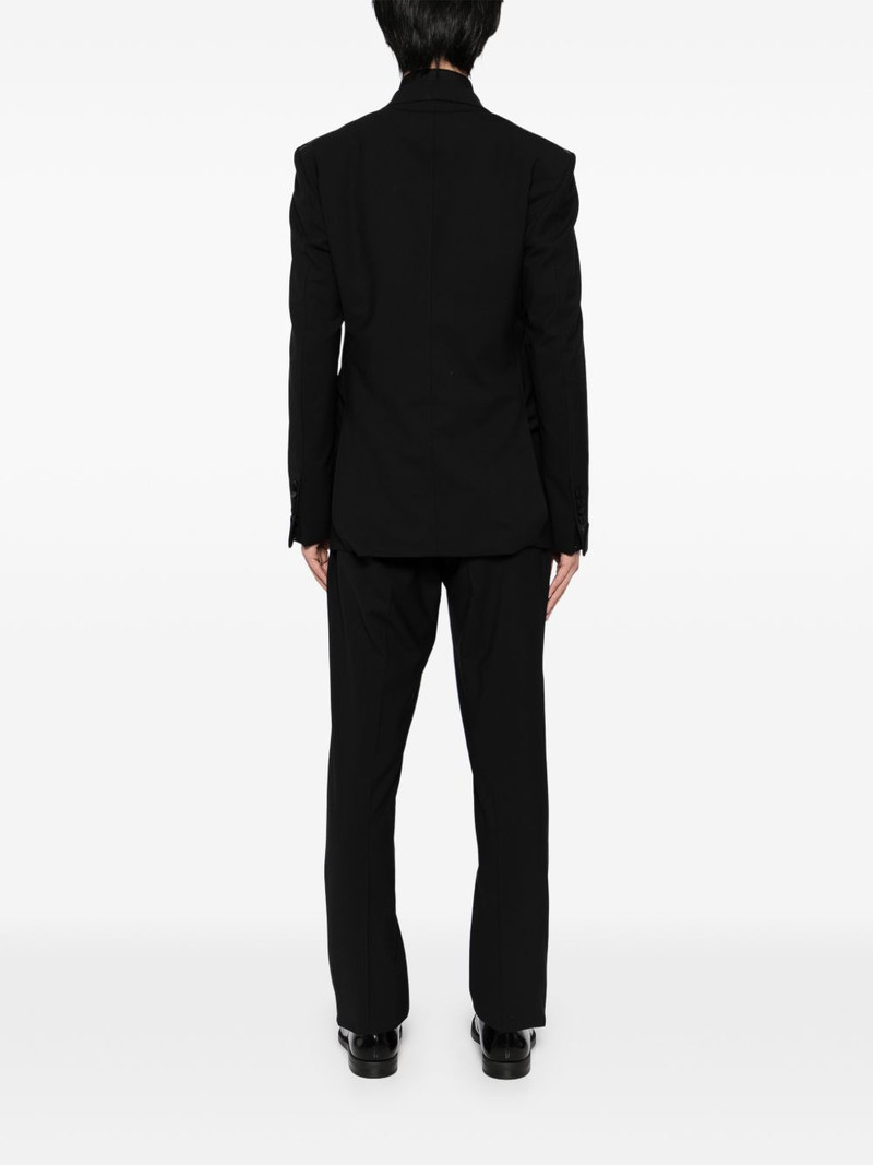 single-breasted suit 3
