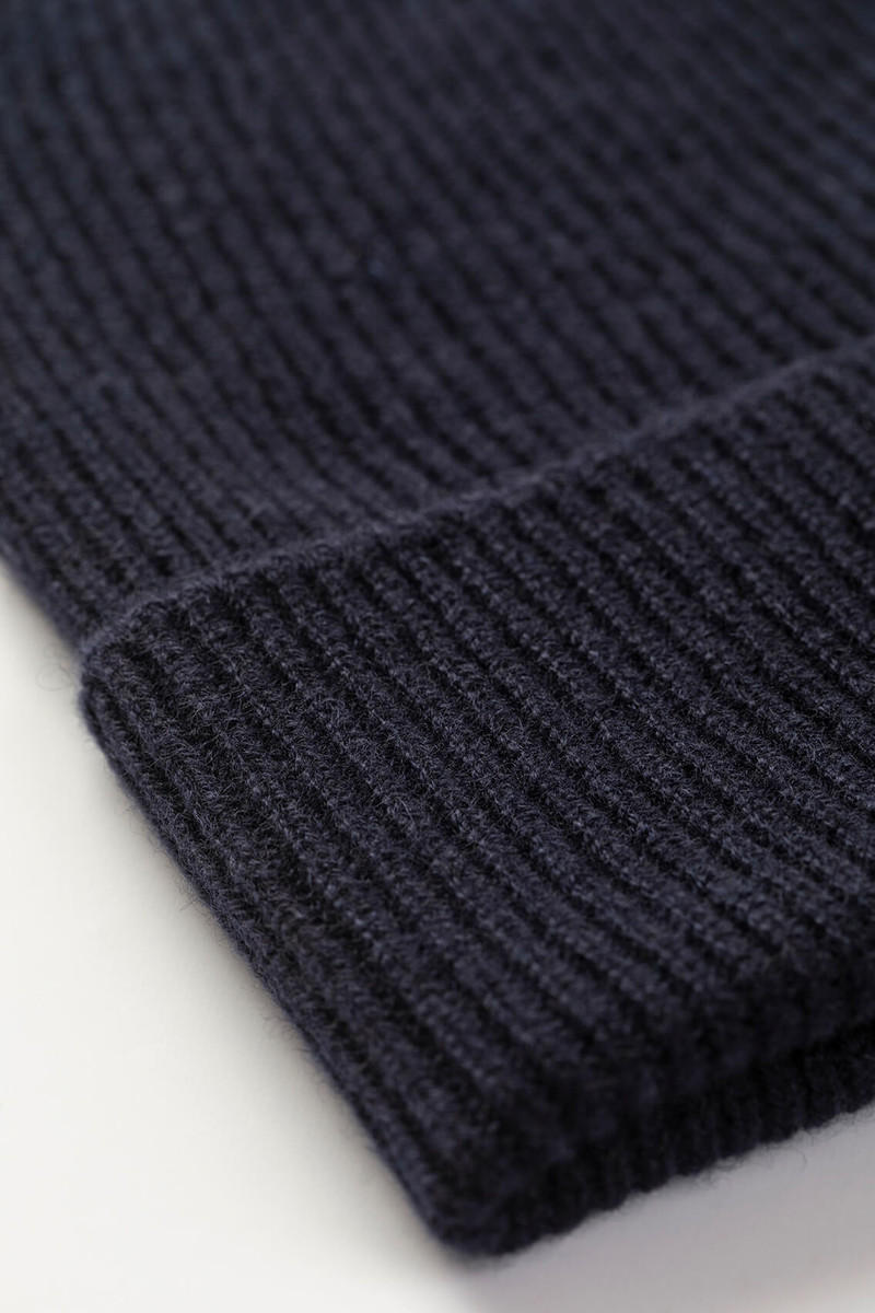 Johnstons of Elgin Slouchy Navy Cashmere Beanie outlook