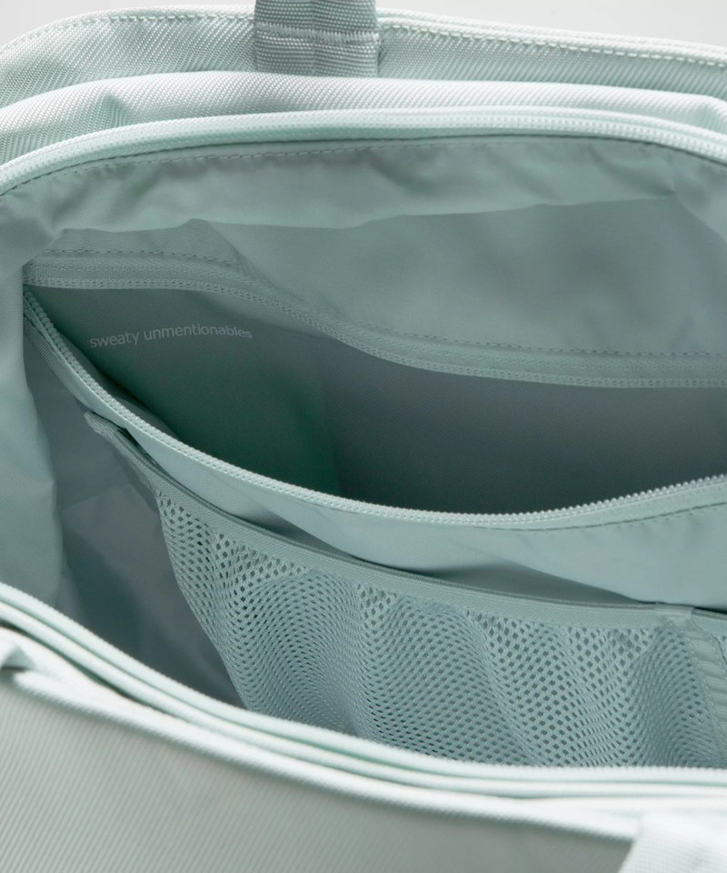 City Essentials Bag 25L 5