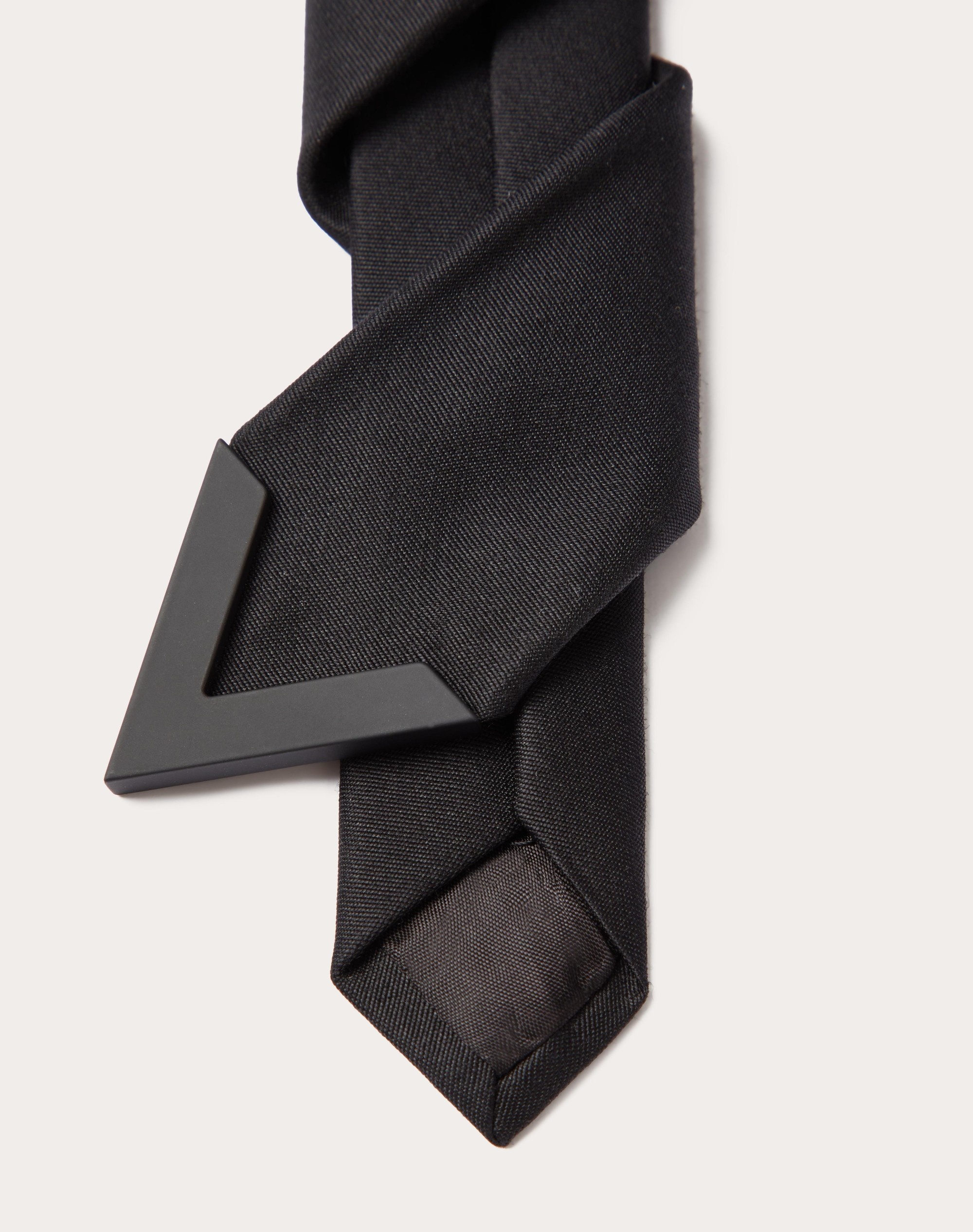 WOOL AND SILK VALENTIE TIE WITH METAL V APPLIQUÉ - 3