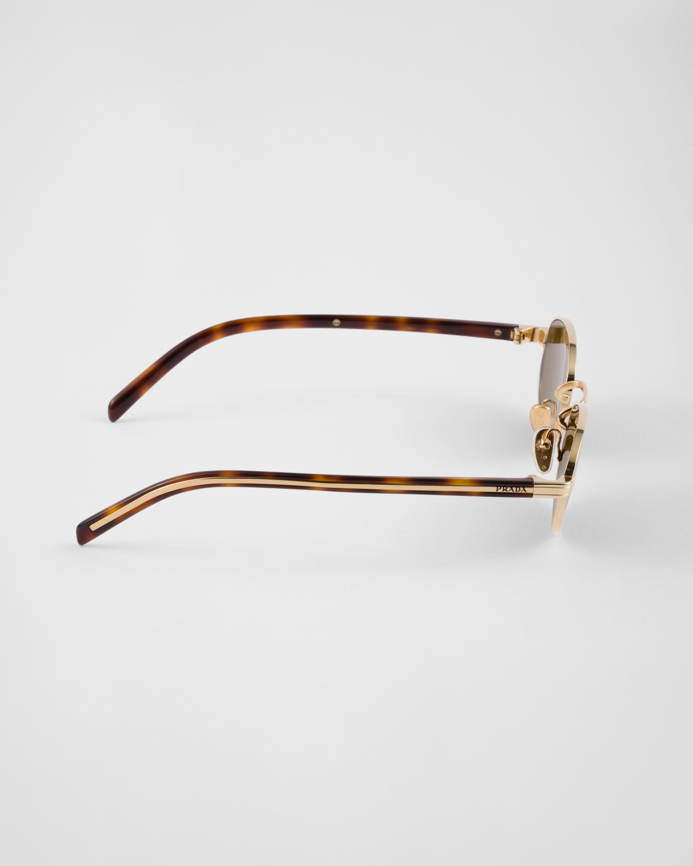 Prada sunglasses with the iconic l plaque サングラス Lenses Ardesia Crist Prada sunglasses with the iconic metal