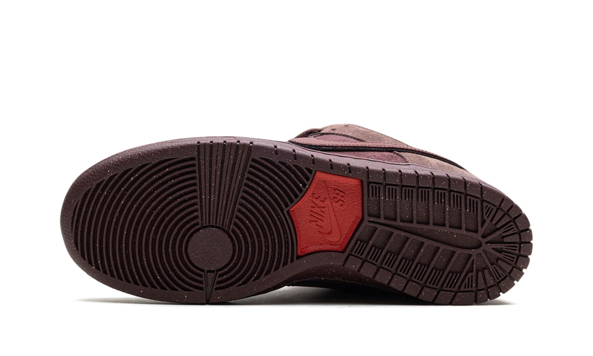 SB Dunk Low "City of Love" - 6