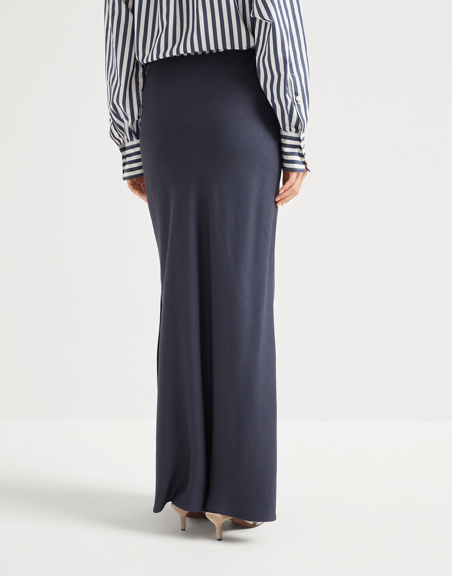 スカート Brunello Cucinelli Fluid Bias-Cut Long Skirt In Twill Brunello Cucinelli Viscose and Linen Twill Fluid Bias Cut