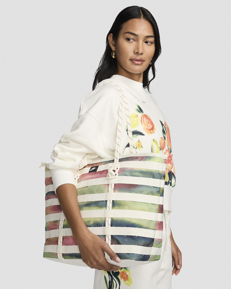 Nike Sportswear Women's Artist Collection RPM Tote (26L) 1