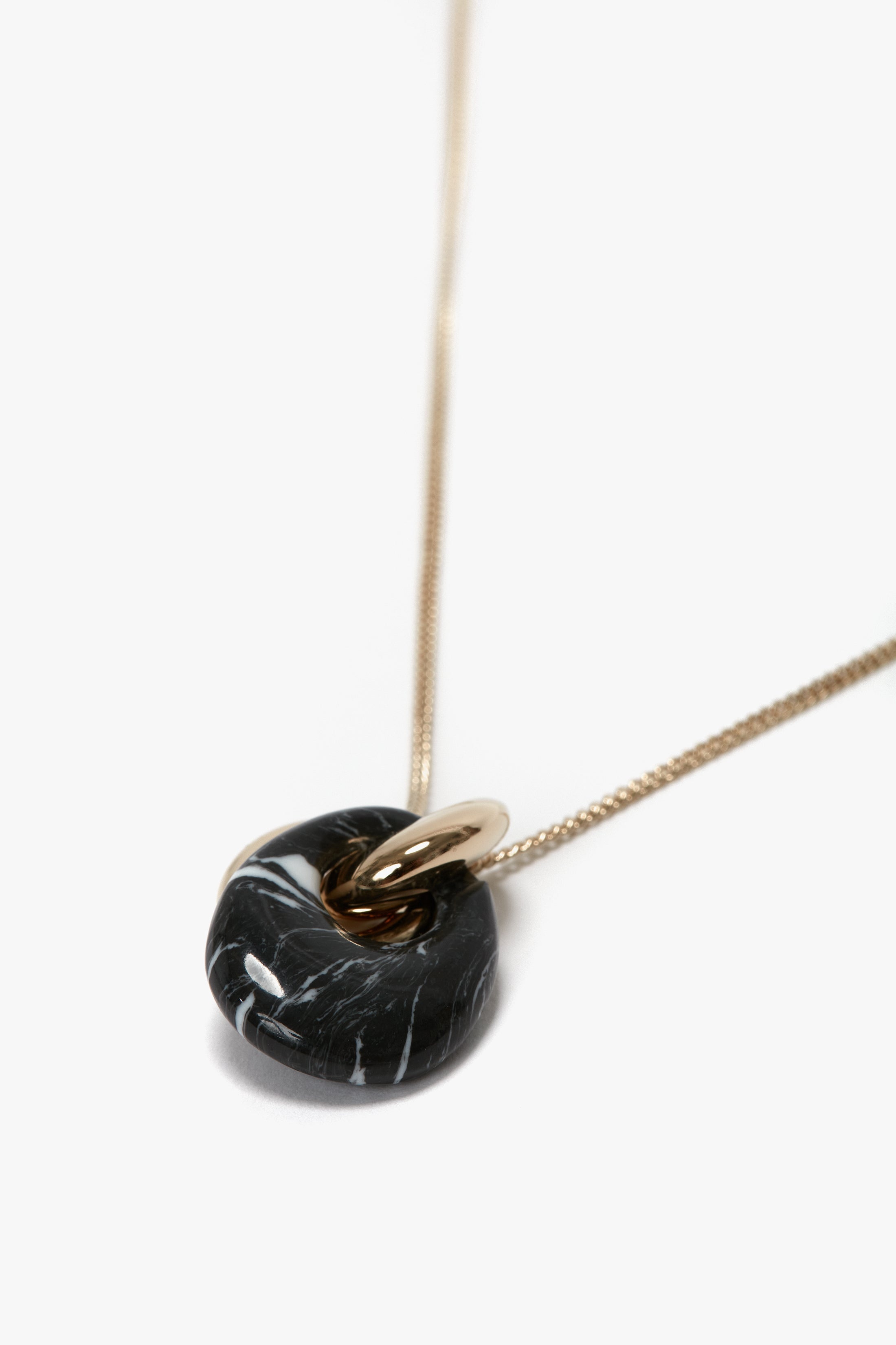Exclusive Resin Pendant Necklace In Light Gold-Black - 3