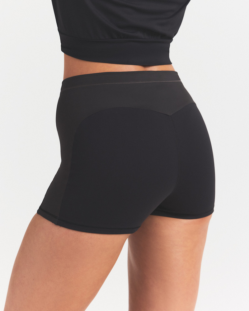NikeSKIMS Matte Shine Mix Women's 2" Shorts 3