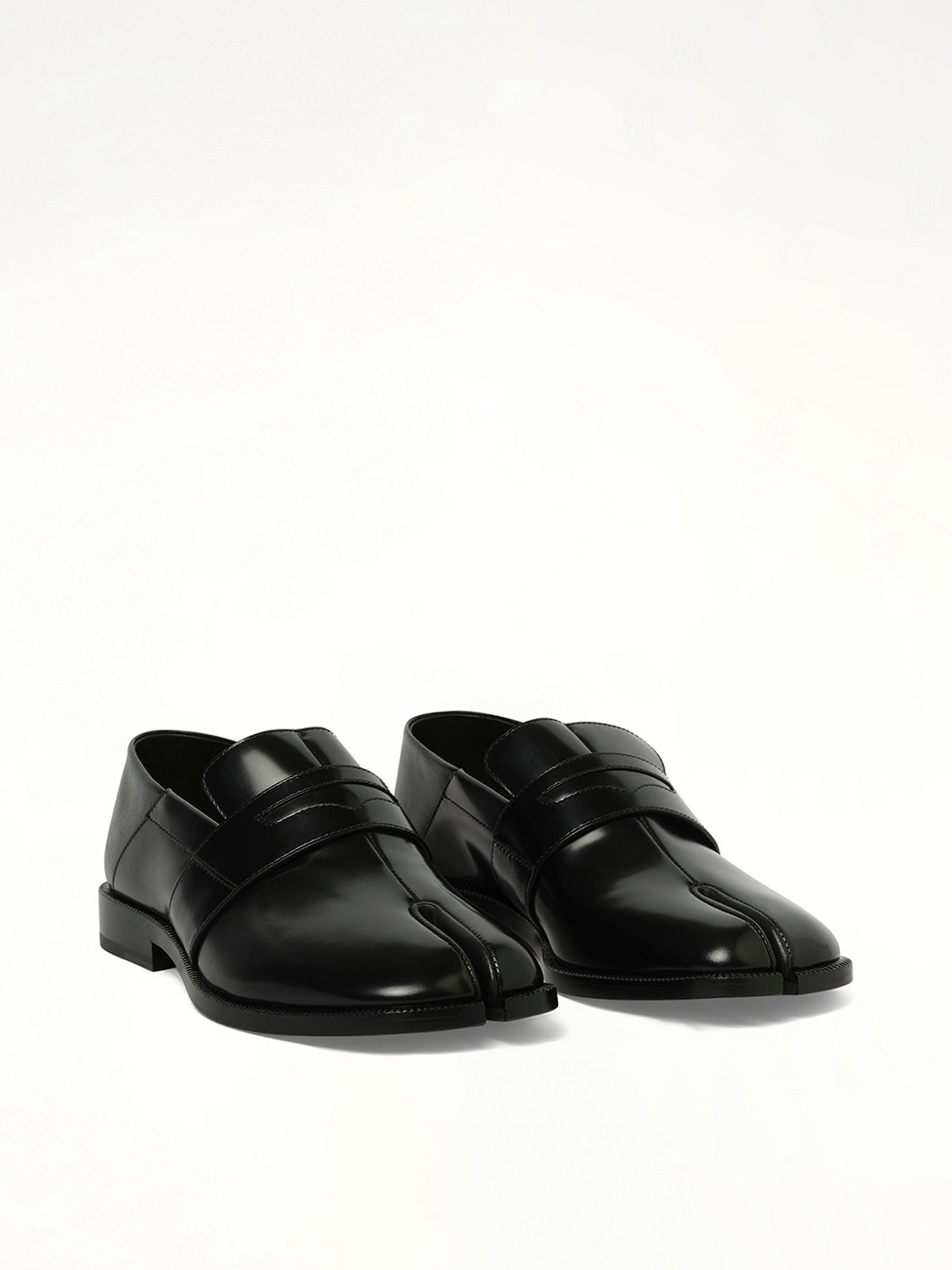 Tabi Loafers in Black - 2