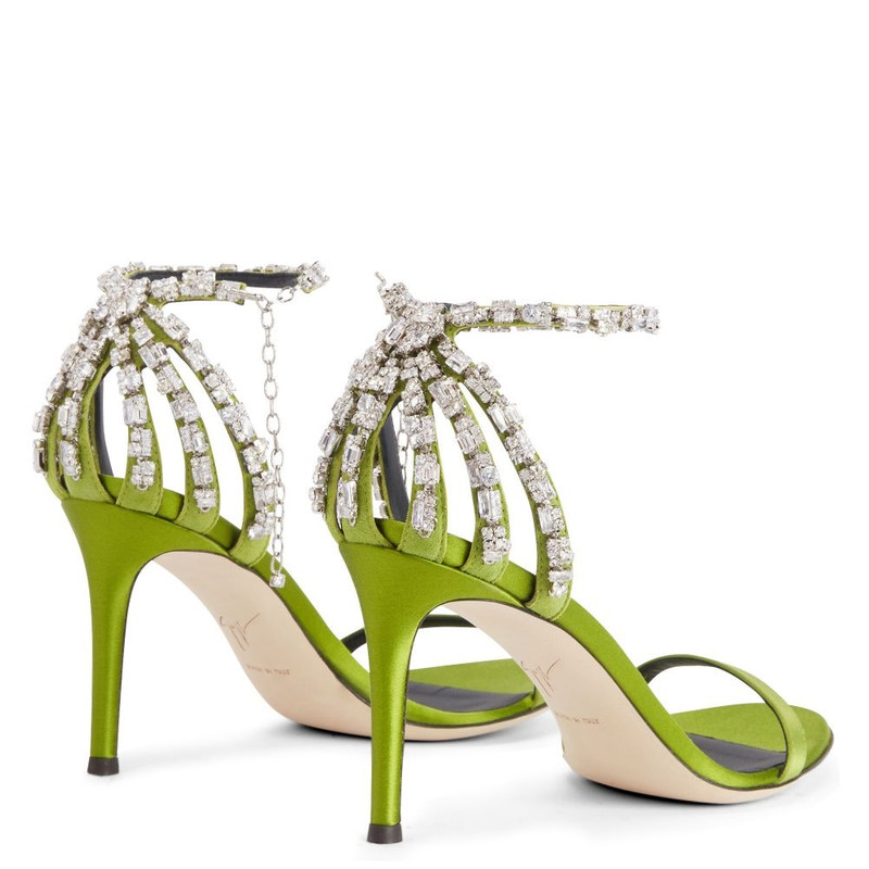 Adele Crystal 4
