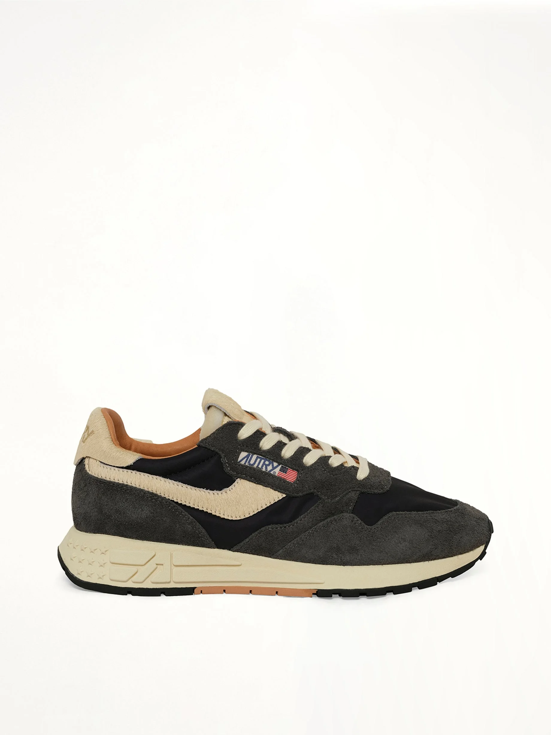Reelwind Low Top Sneaker in Black - 1