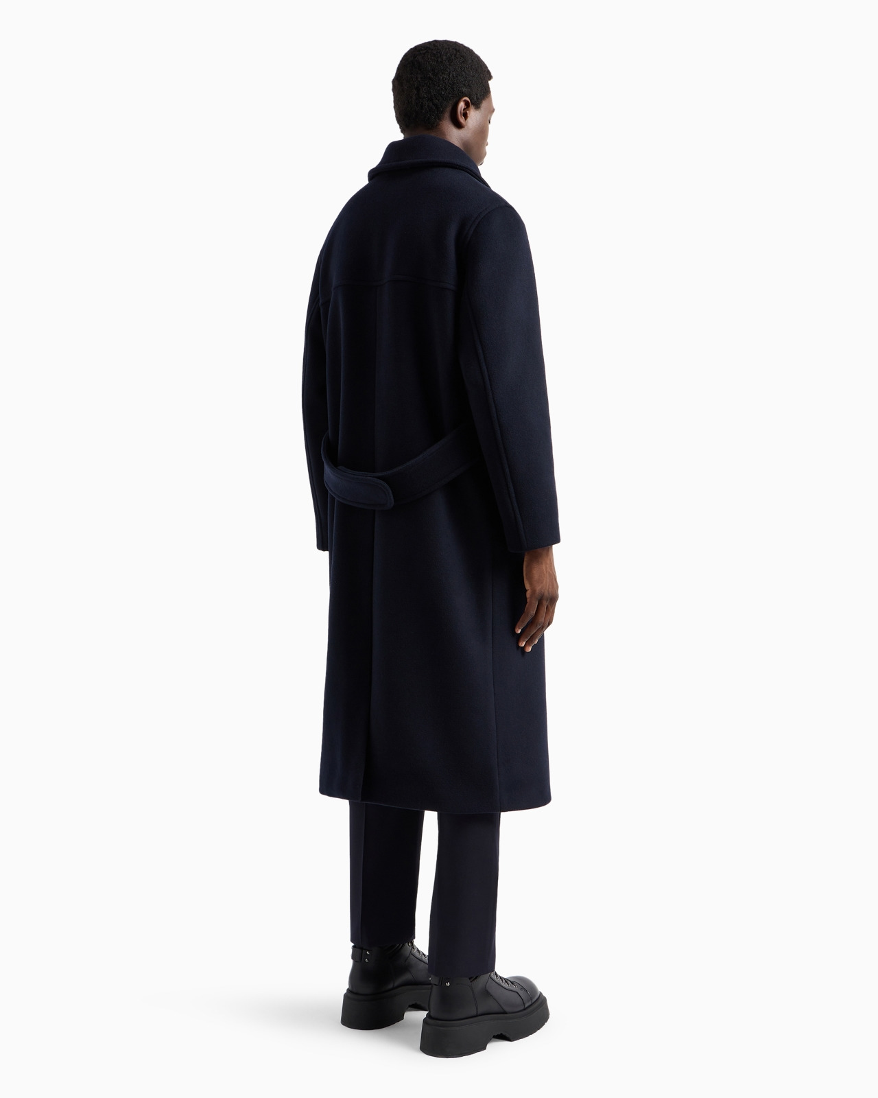 Double-breasted, wool cloth coat with gold buttons - 3
