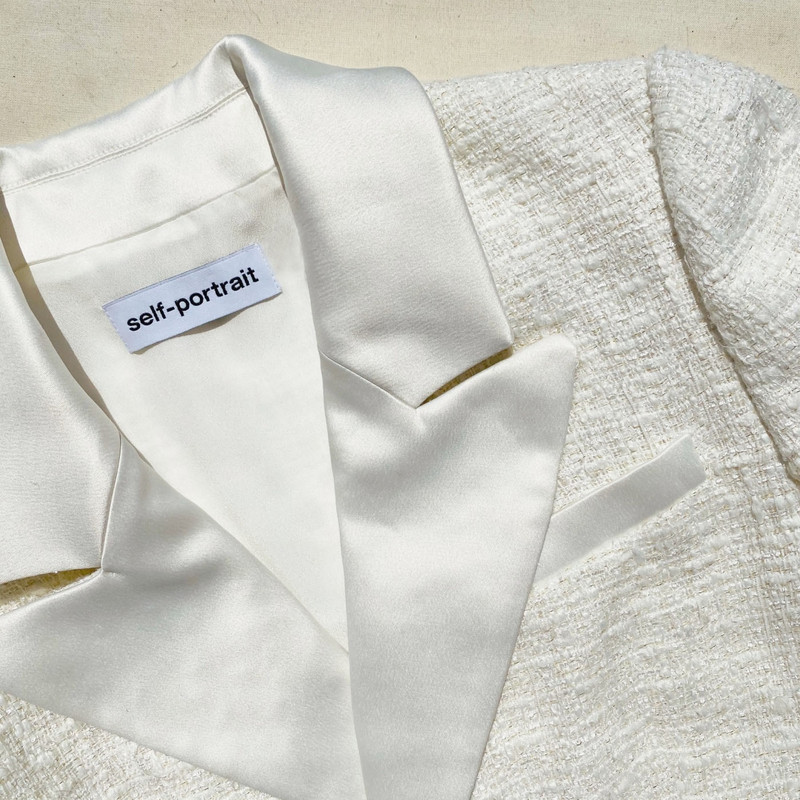 테두리 크림 Bouclé 미니 드레스 4